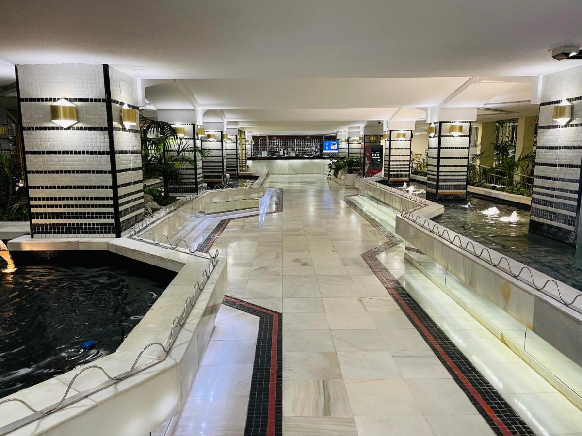 G&G Benalbeach Pool Views 贝纳尔马德纳 外观 照片
