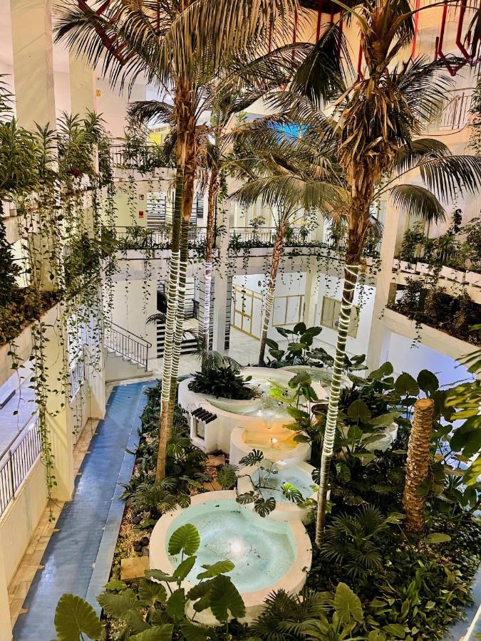 G&G Benalbeach Pool Views 贝纳尔马德纳 外观 照片